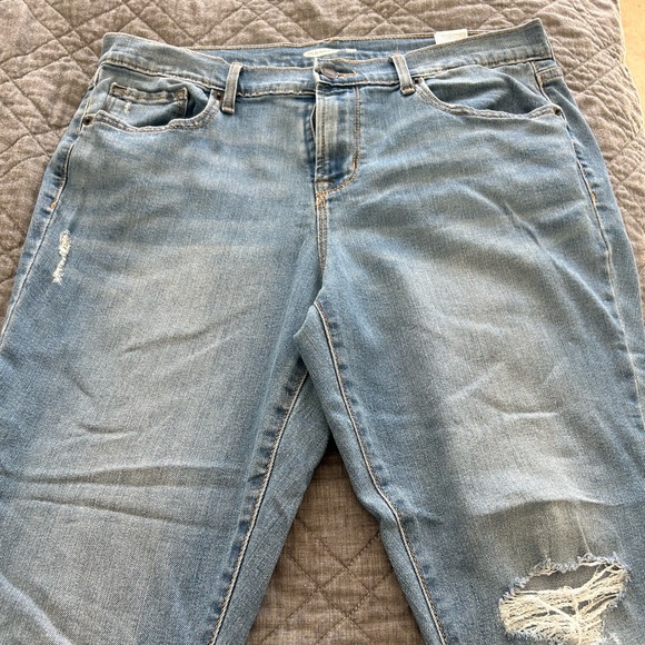 Old Navy Curvy Skinny Jeans. Size 12 - Picture 2 of 5